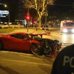 Ferrari 與 Smart 相撞 兩敗俱傷