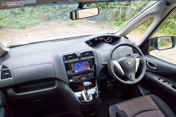 nissan-serena-2014-review-010