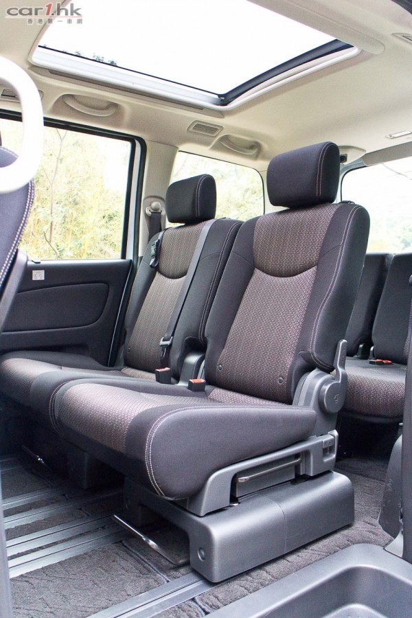 nissan-serena-2014-review-019