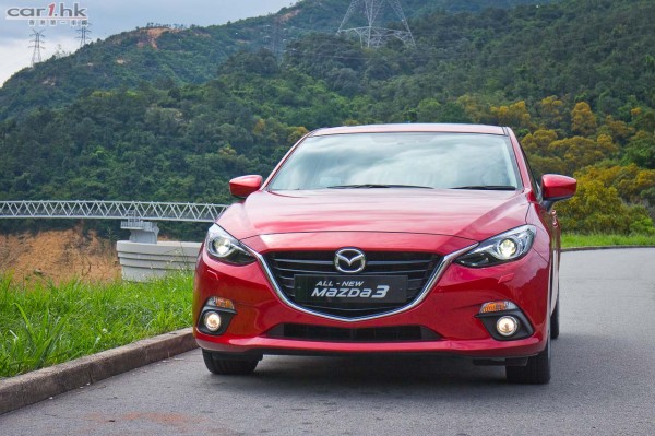 mazda3-2000-hatchback-2014-review-05