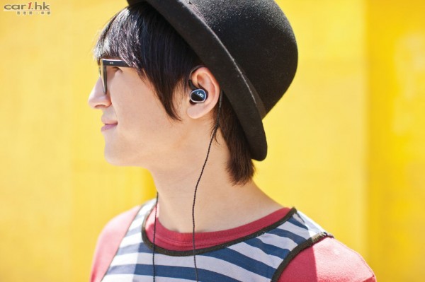 ue900s-top-ear-phone