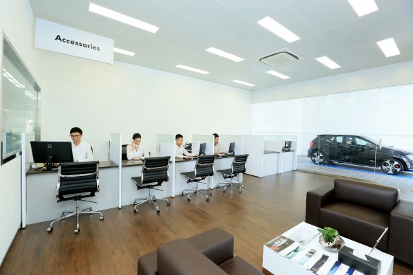 the-new-volkswagen-showroom-nt-2014-05