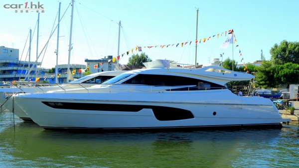 ferretti-650-02