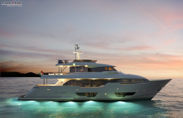 Ferretti Custom Line Navetta 28_ext 4