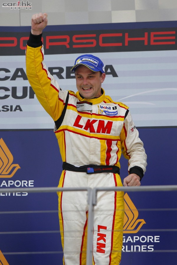 Pic1_2014 Porsche Carrera Cup Asia Champion_Earl Bamber