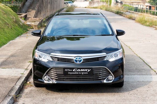 toyota-camry-2014-review-02