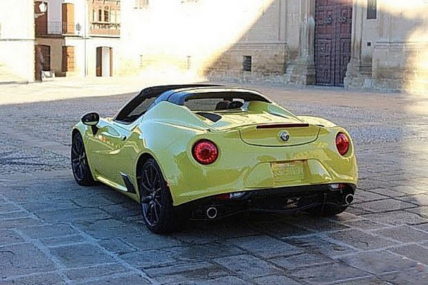 alfa-romeo-4c-spider-b