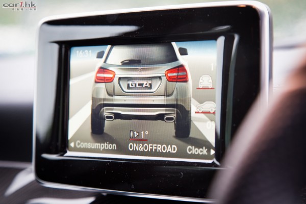 benz-gla-adv-2014-10