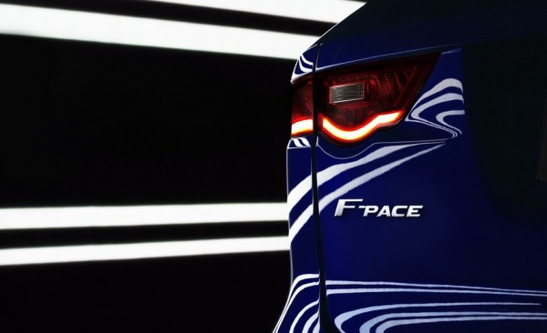 f-pace-02