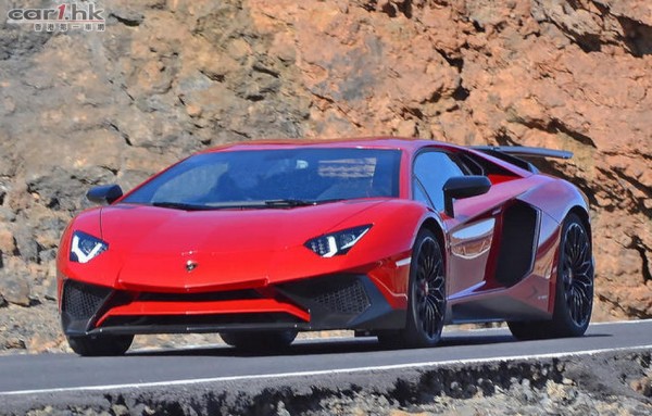 lamborghini-aventador-sv-2015-01