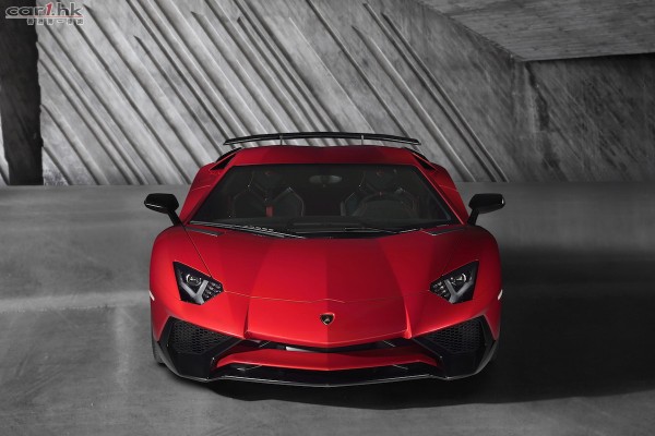 lamborghini-LP750-4_SV-05