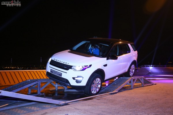 land-rover-discovery-sport-2015-10