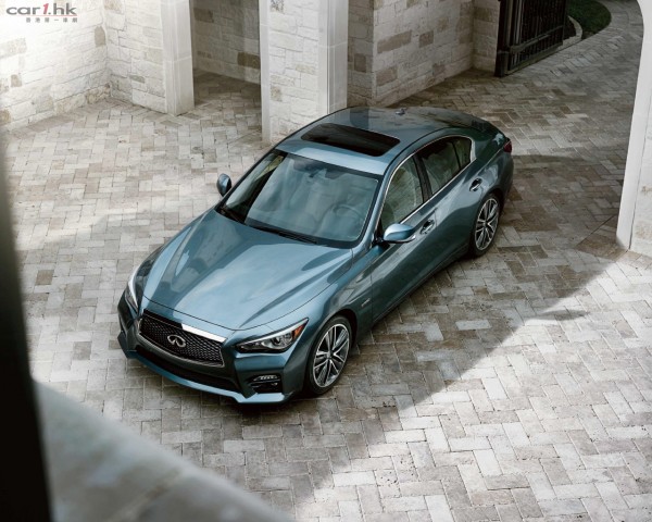 2015_Infiniti_Q50_05