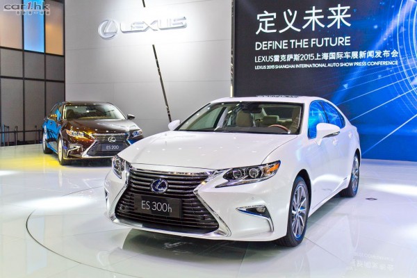 shanghai-auto-show-2015-lexus-es-facelift-scene-3