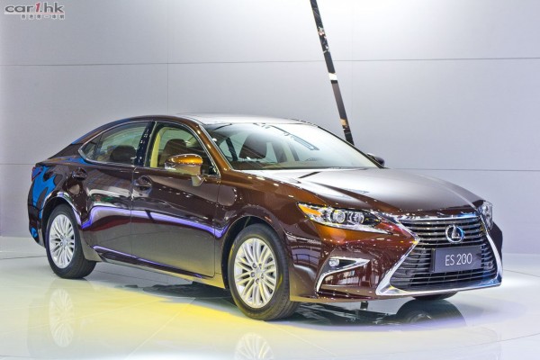 shanghai-auto-show-2015-lexus-es-facelift-scene