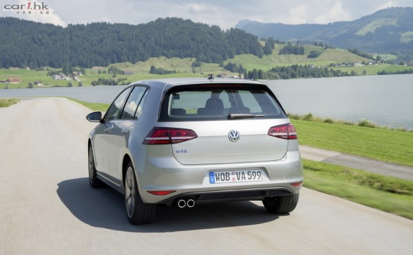 volkswagen-golf-gte-2015-02