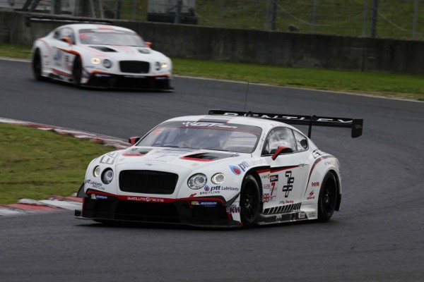 bentley-absolutely-first-team-to-win-the-asian-gt-series-2015-04