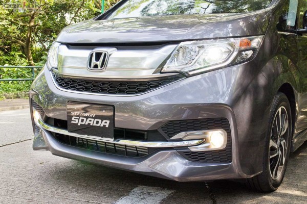 honda-stepwgn-2015-08