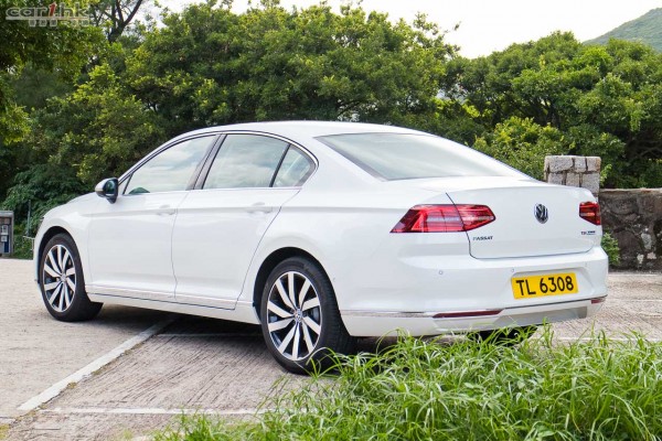 vw-passat-2015-review-03