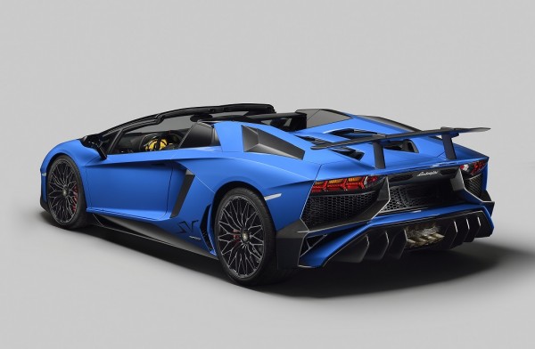 lamborghini-adventador-lp750-4-2015-03