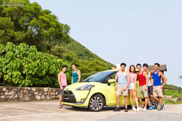 toyota-sienta-2015-review-01