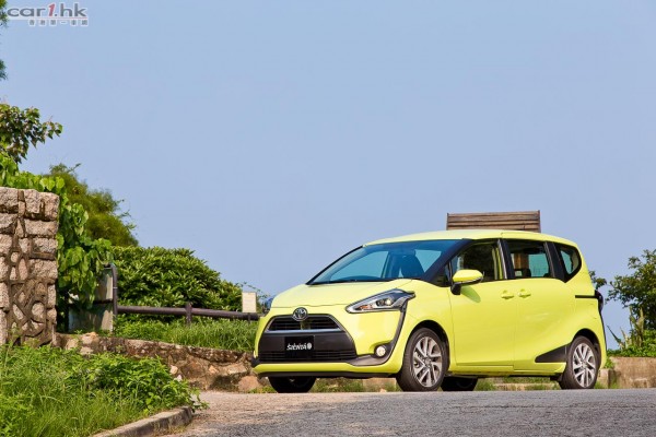 toyota-sienta-2015-review-03