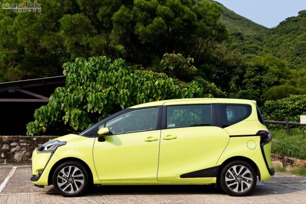 toyota-sienta-2015-review-06