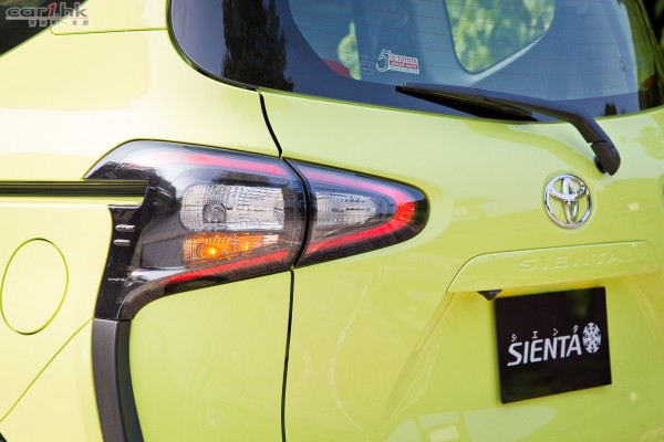 toyota-sienta-2015-review-11