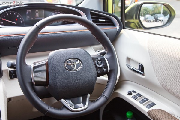 toyota-sienta-2015-review-13