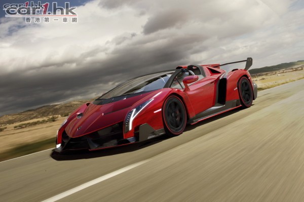 veneno-roadster