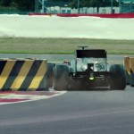 F1 車手 Jenson Button 挑戰 240cm 極限彎道(視像) F1 車手 Jenson Button 挑戰 240cm 極限彎道(視像)