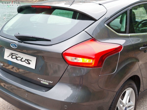ford-focus-2015-review-04
