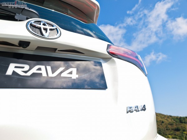 toyota-rav4-2016-review-15