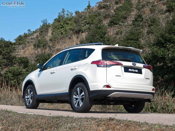 toyota-rav4-2016-review-17