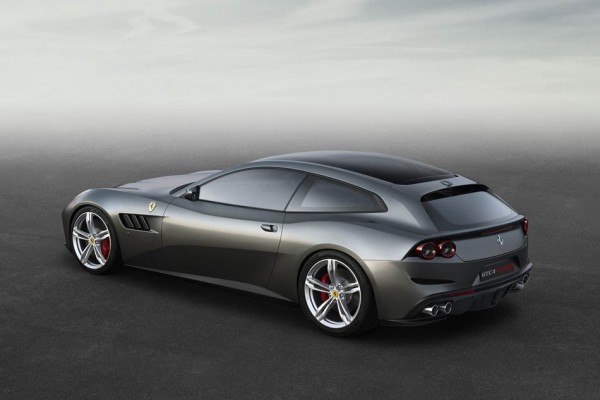 Ferrari-GTC4-Lusso-03