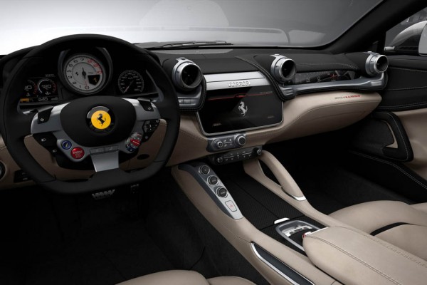 Ferrari-GTC4-Lusso-04