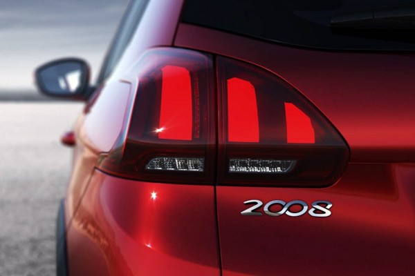 Peugeot-2008-03