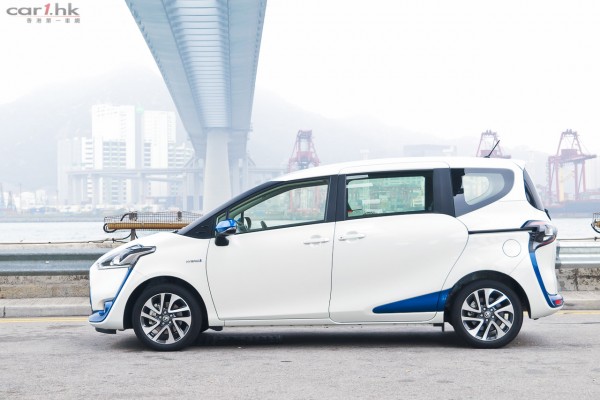 toyota-sienta-hybrid-2016-16