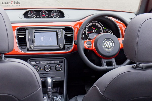 vw-beetle-cab-2016-review-11