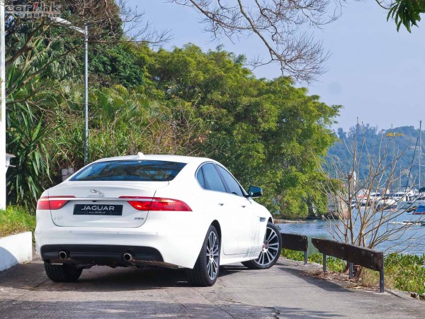 jaguar-xf-2016-review-02