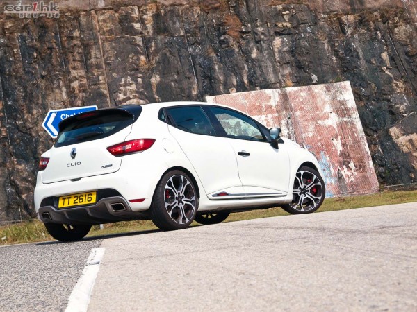 renault-clio-r-s-220-edc-trophy-review-2016-02