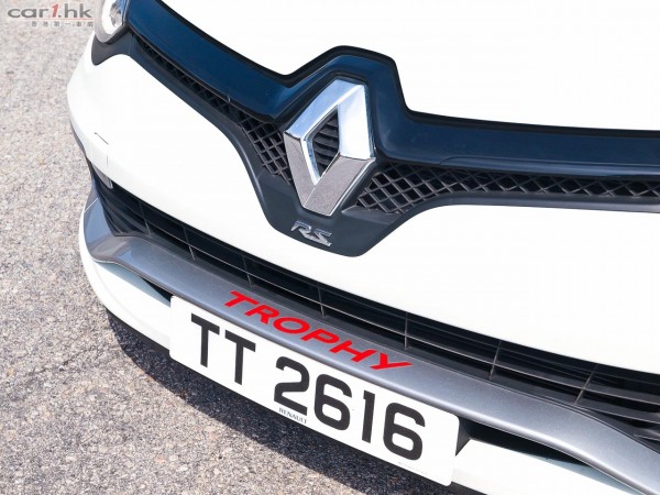 renault-clio-r-s-220-edc-trophy-review-2016-03