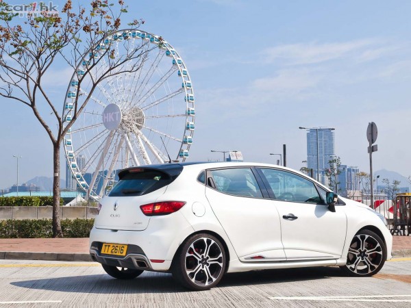 renault-clio-r-s-220-edc-trophy-review-2016-15