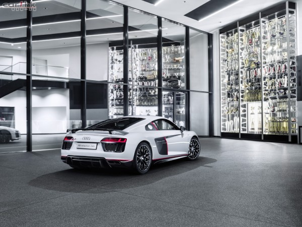 audi-r8-coupe-v10-plus-2016-04