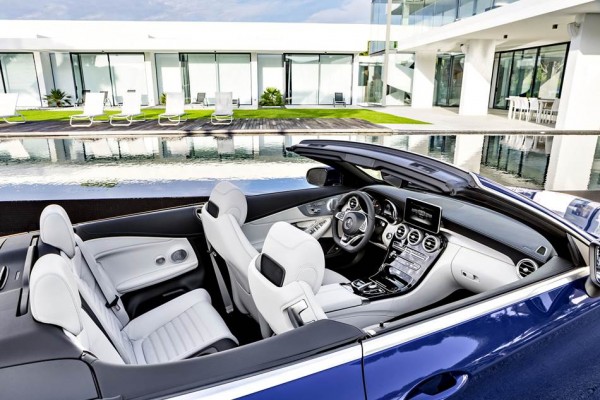 Mercedes-Benz C 400 4MATIC Cabriolet, exterior: brilliant blue, AMG Line; interior: crystal Grey Fuel consumption (l/100 km) urban/ex urban/combined:   10.9/6.3/8.0 combined CO2 emissions:  181 g/km