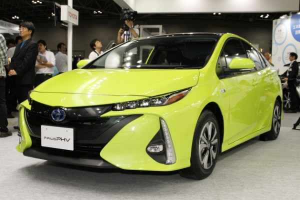 prius-phv-01