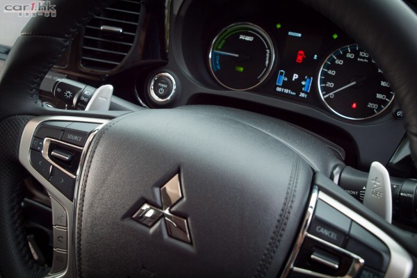 mitsubishi-outlander-phev-2016-07