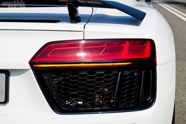 audi-r8-v10-plus-2016-review-14