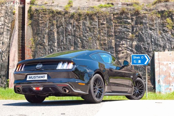 ford-mustang-2016-review-02
