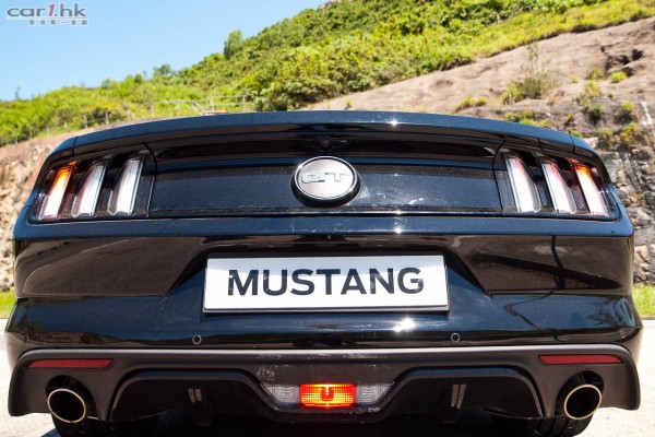 ford-mustang-2016-review-03